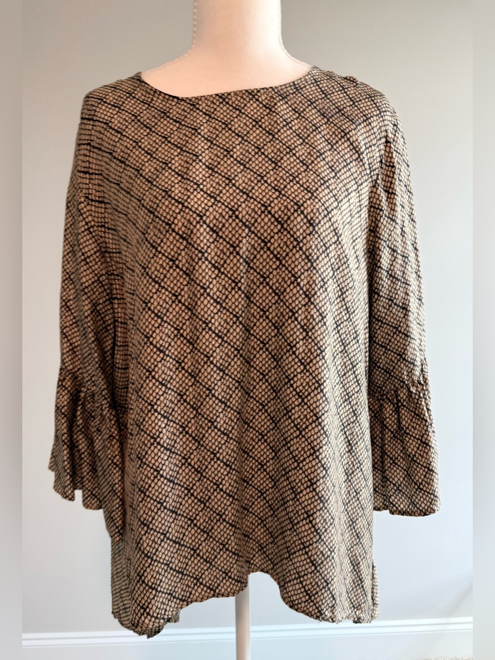 LA ROQUE 100% Silk Taupe and Black Patterned Bell-Sleeve Top - Size Medium